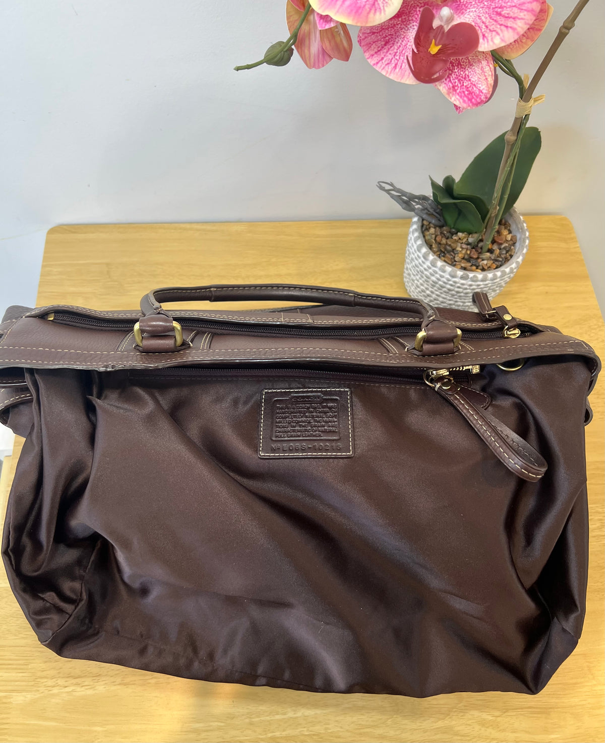 Authentic Coach Hamptons Shoulder Bag